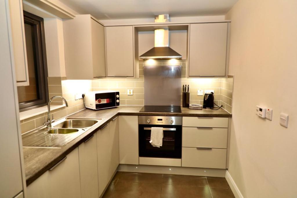Lovely 2- Bedroom Apartment In Belfast Exterior photo