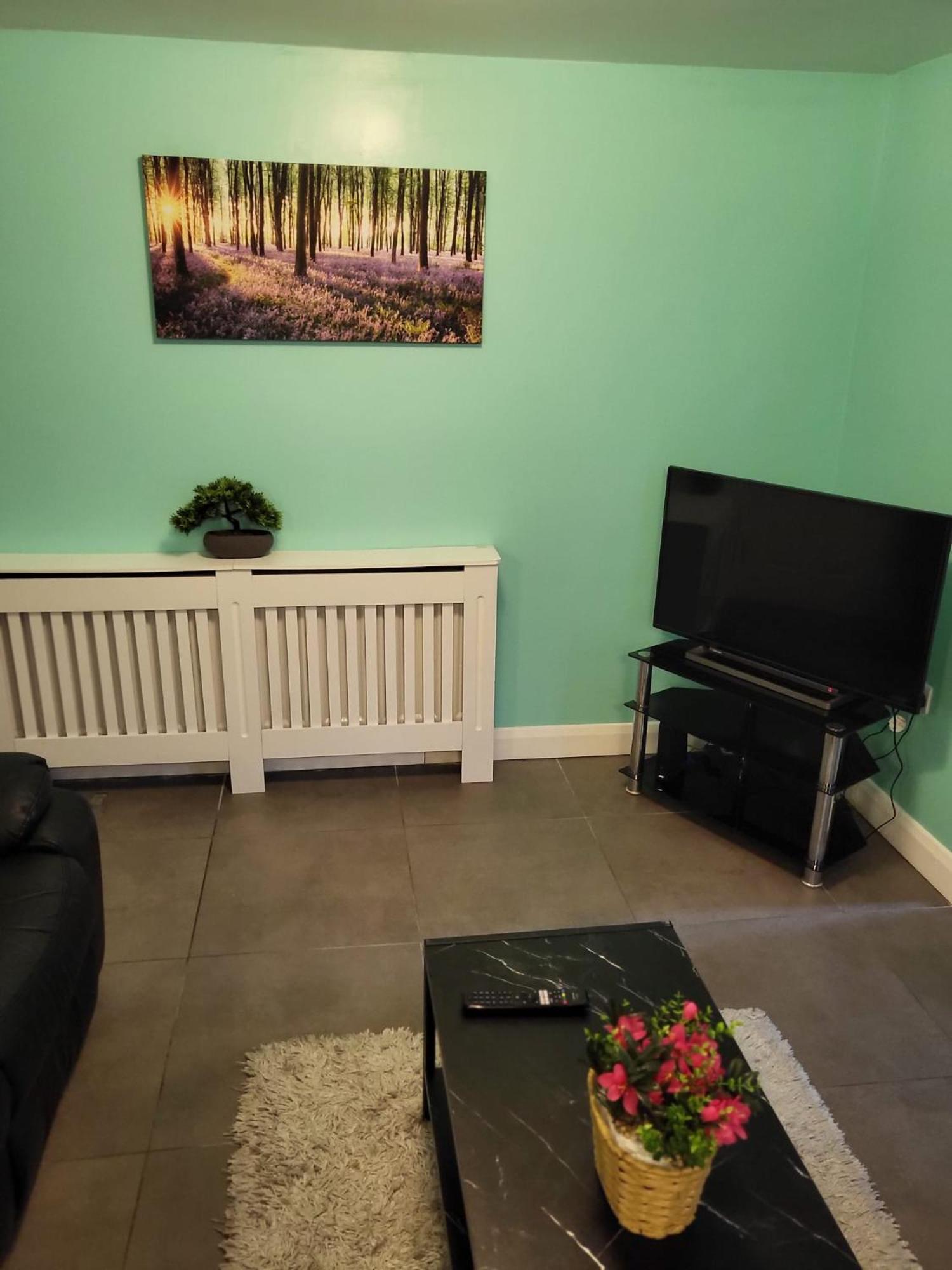 Lovely 2- Bedroom Apartment In Belfast Exterior photo